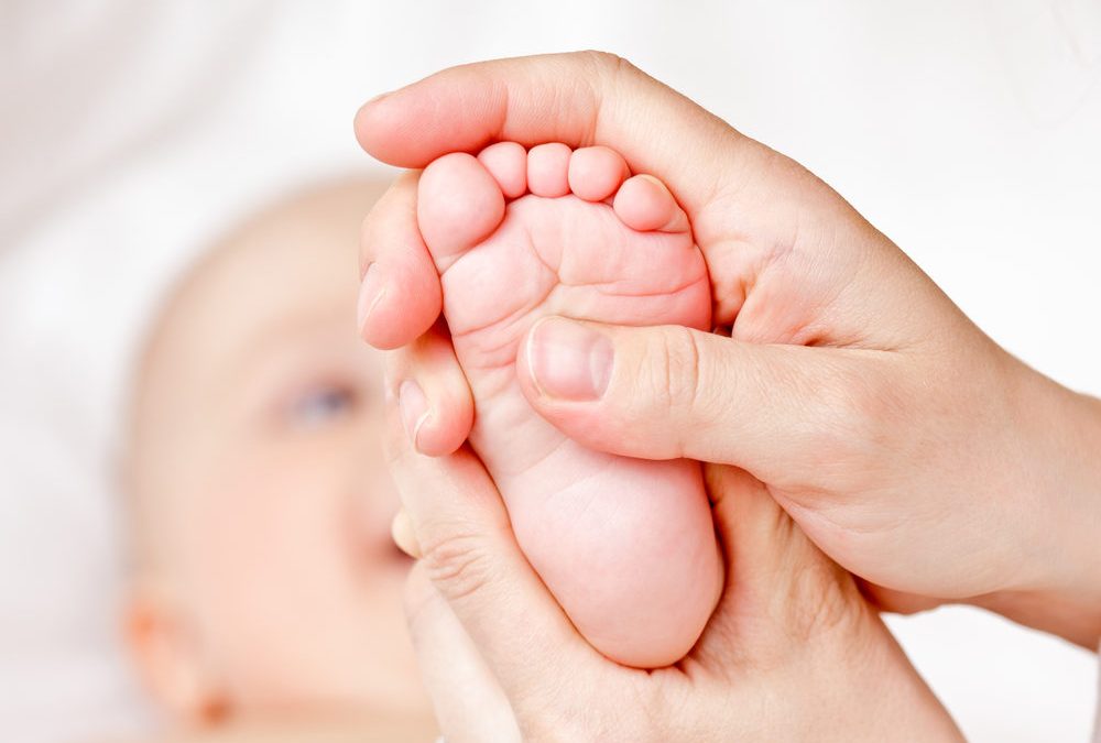 POURQUOI APPRENDRE LE MASSAGE BÉBÉ ?